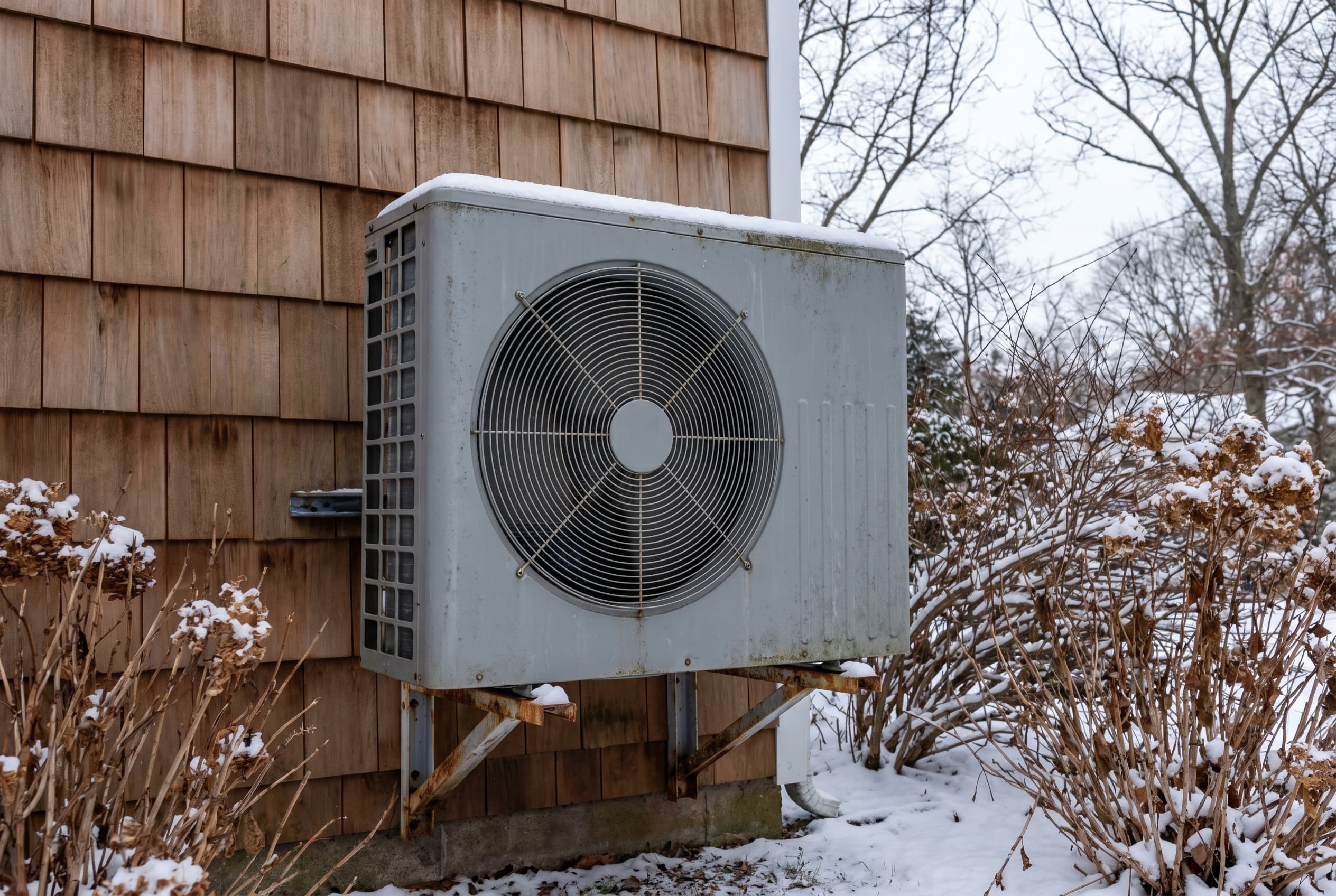 Cold-Climate Heat Pumps vs Regular Heat Pumps: Do You Need One on Long Island? Cold-Climate Heat Pumps vs Regular Heat Pumps: Do You Need One on Long Island?